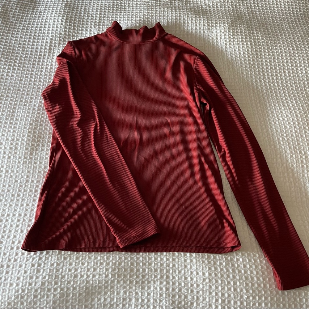 Ribbed turtle neck long sleeve top -L